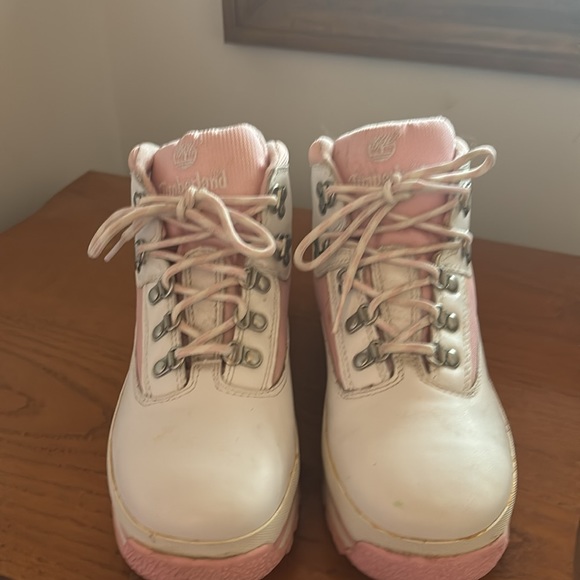Timberland woman’s (or young girls) boots - Picture 2 of 4